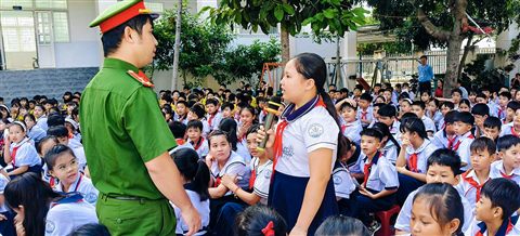 Tuyên truyền pháp luật cho học sinh
