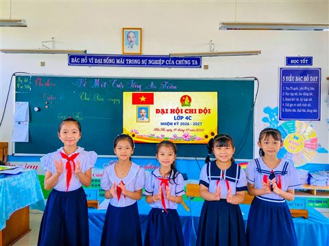 Đại hội chi đội lớp 4C